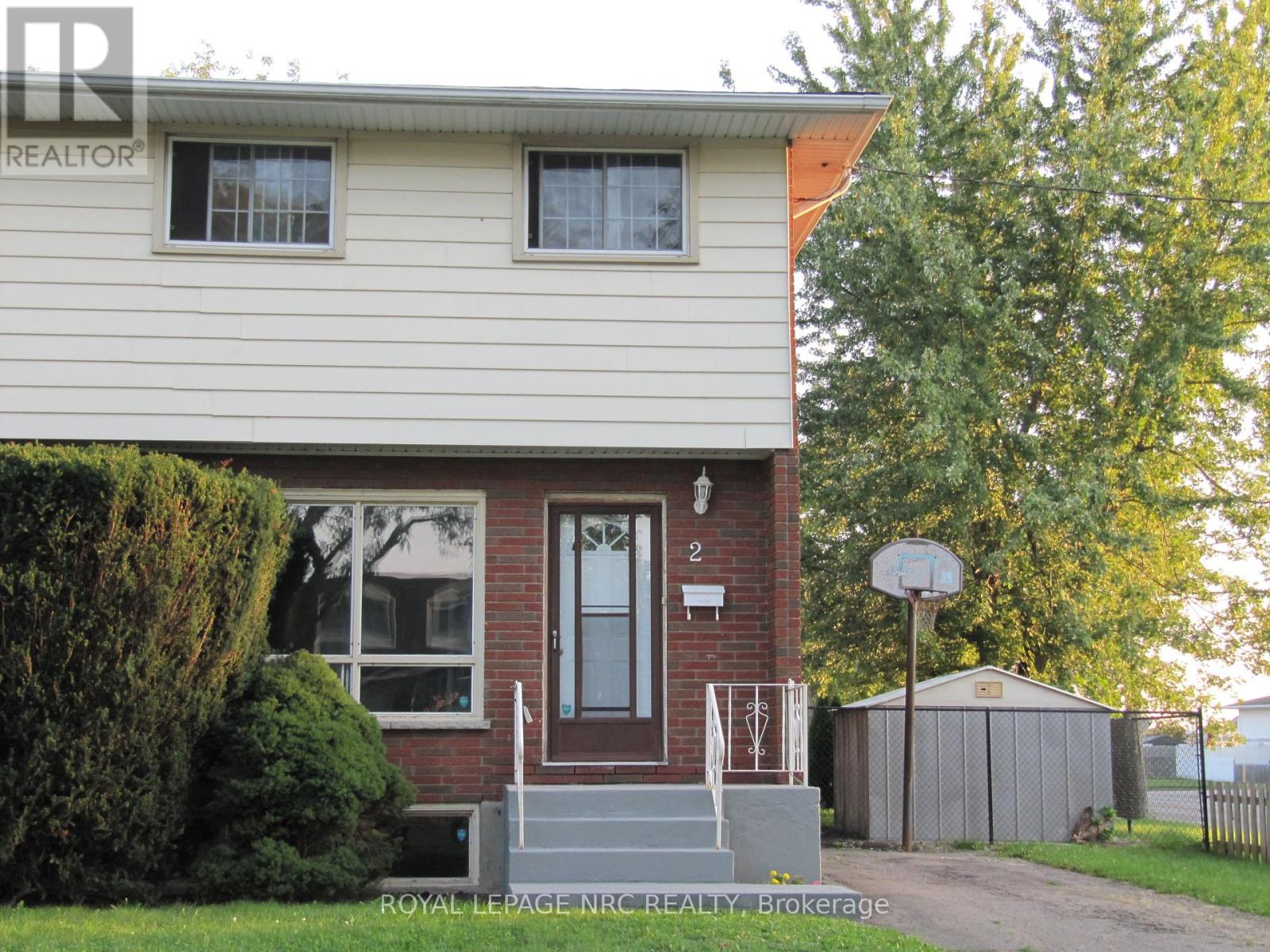 2 Black Knight Rd, St. Catharines, ON L2N 3C1