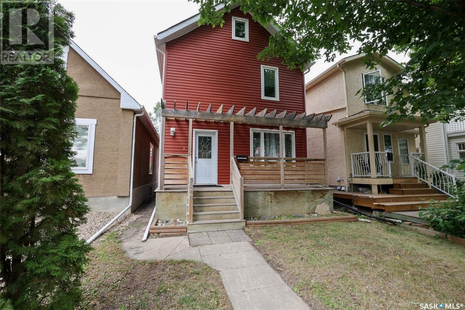 2248 Halifax St, Regina, SK S4P 1V2