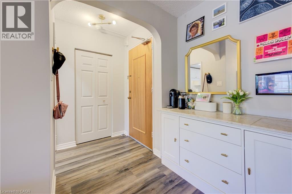 45 Westmount Road N Unit 302, Waterloo, ON N2L 2R3