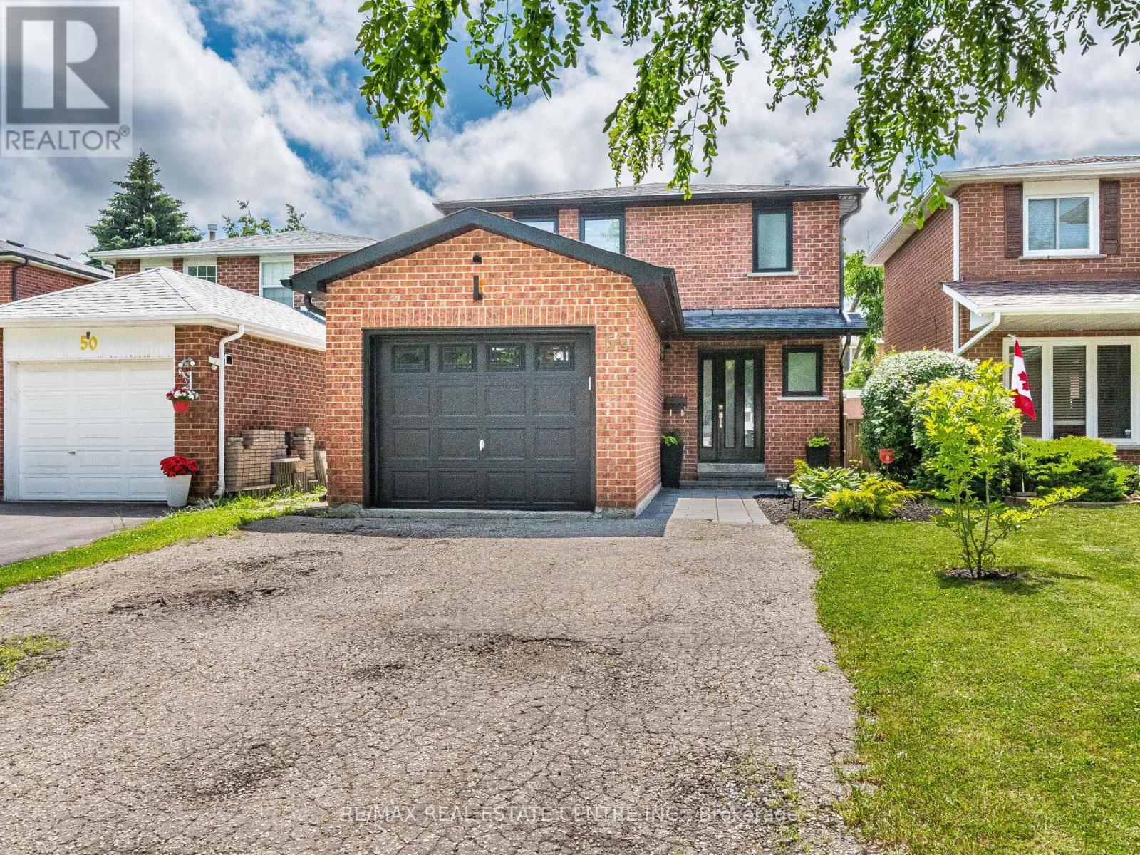 52 Mozart Cres, Brampton, ON L6Y 2W7