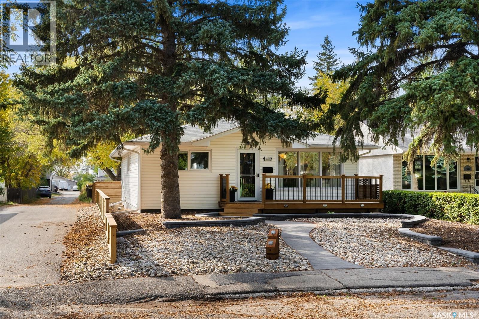 2860 Queen St, Regina, SK S4S 2E4