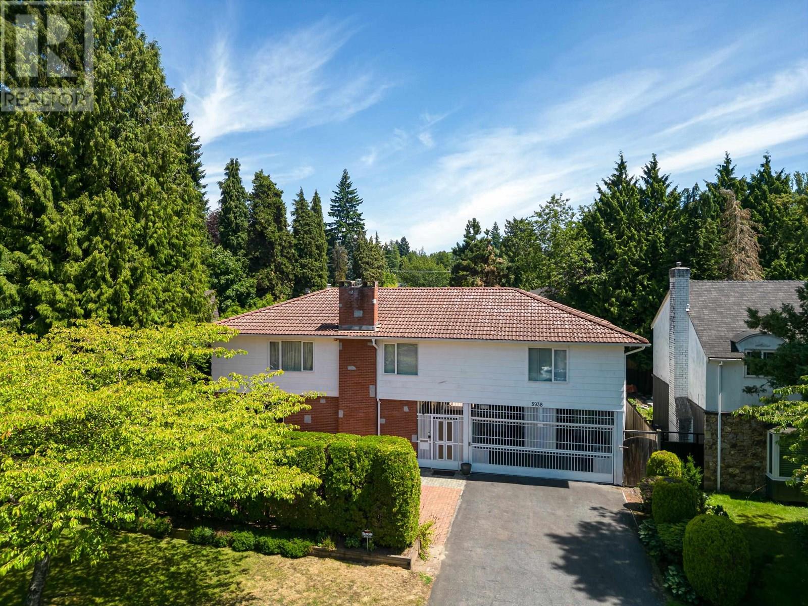 5938 Holland St, Vancouver, BC V6N 2B3