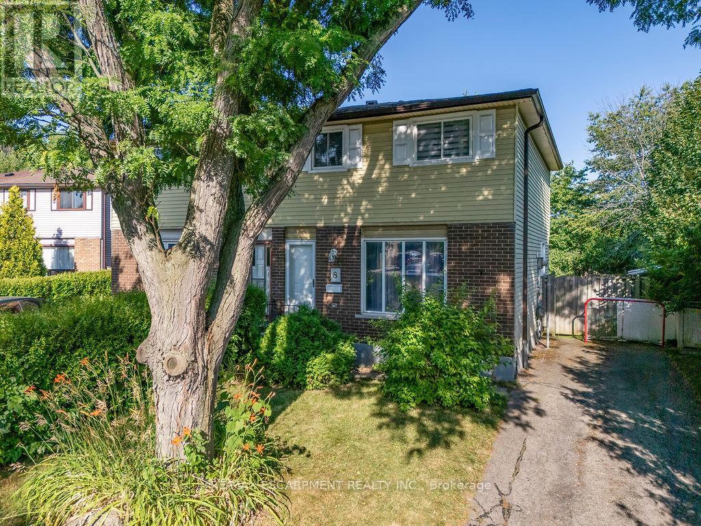 8 Gerrick Ct, Hamilton, ON L9C 6H2
