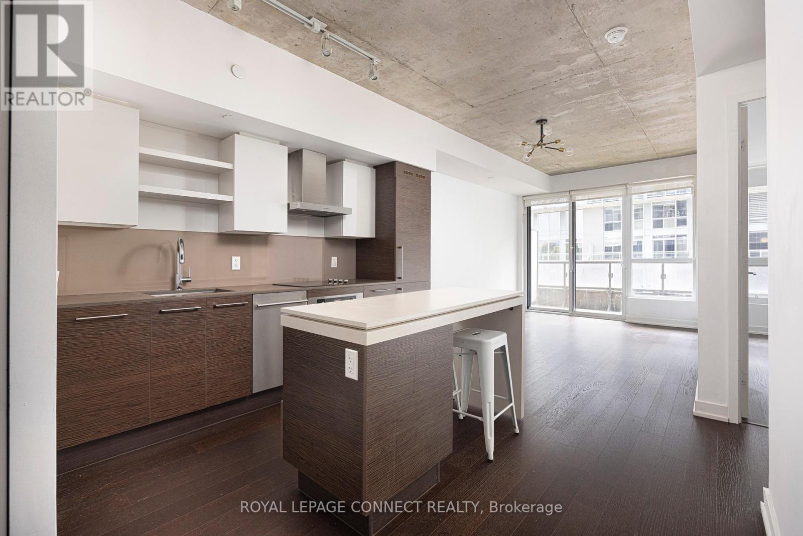 323 1030 King St W, Toronto, ON M6K 3N3