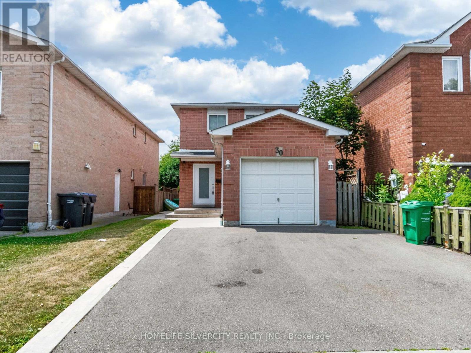 30 Castlehill Rd, Brampton, ON L6X 4E2