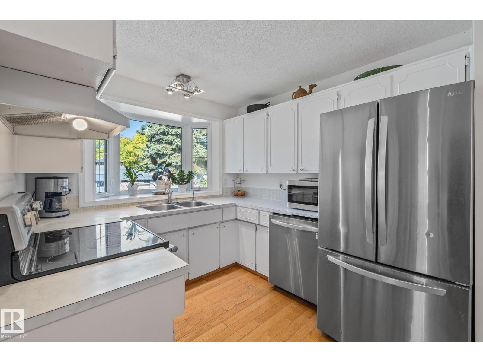 18 Burnham Ave, St. Albert, AB T8N 0A7