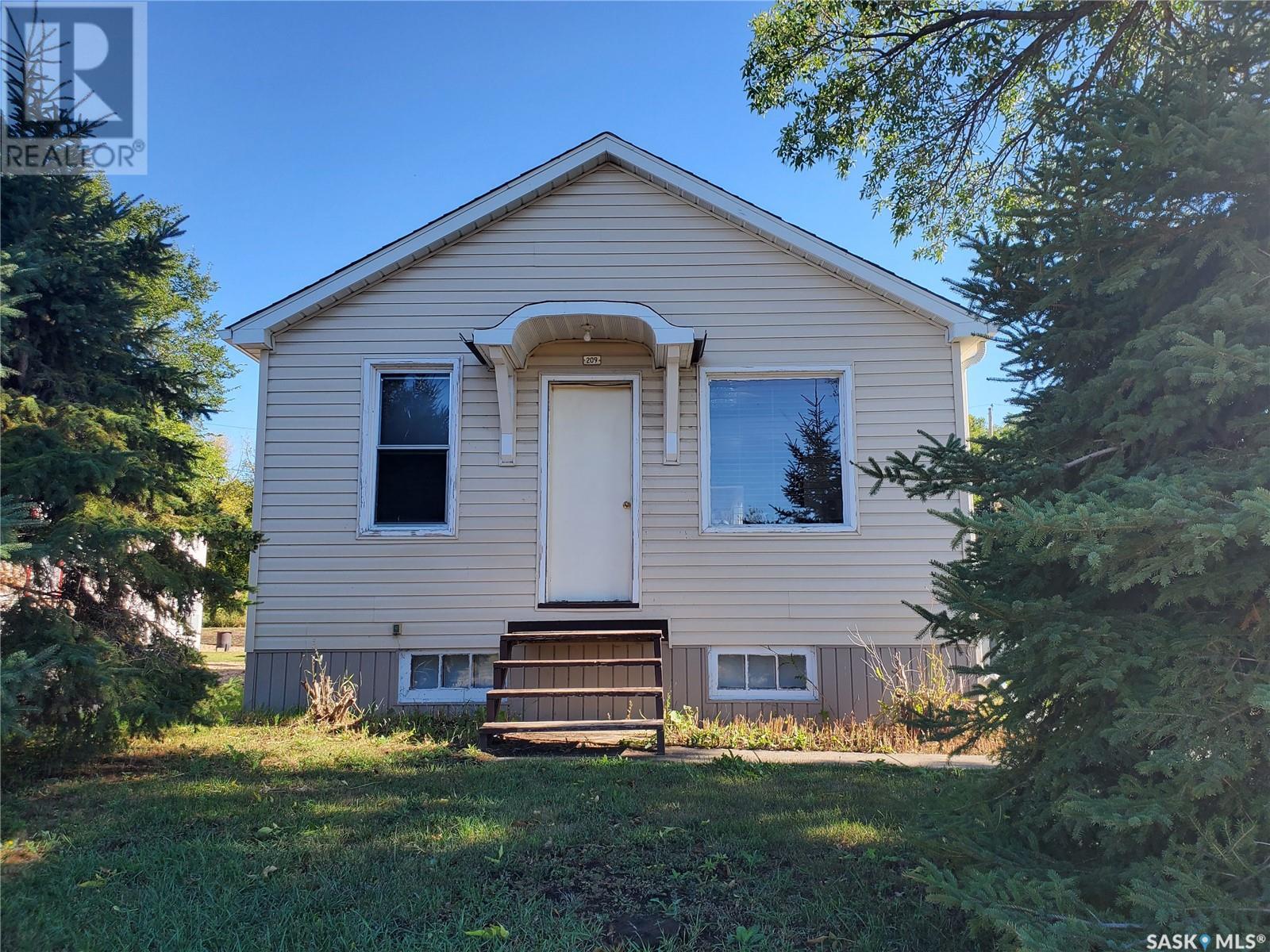 209 Nykolaishen Dr, Kamsack, SK S0A 1S0