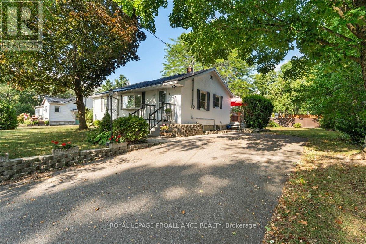 5 S Maloney St, Marmora and Lake, ON K0K 2M0