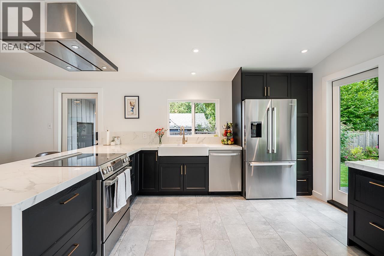 1723 Hammond Ave, Coquitlam, BC V3K 2P8