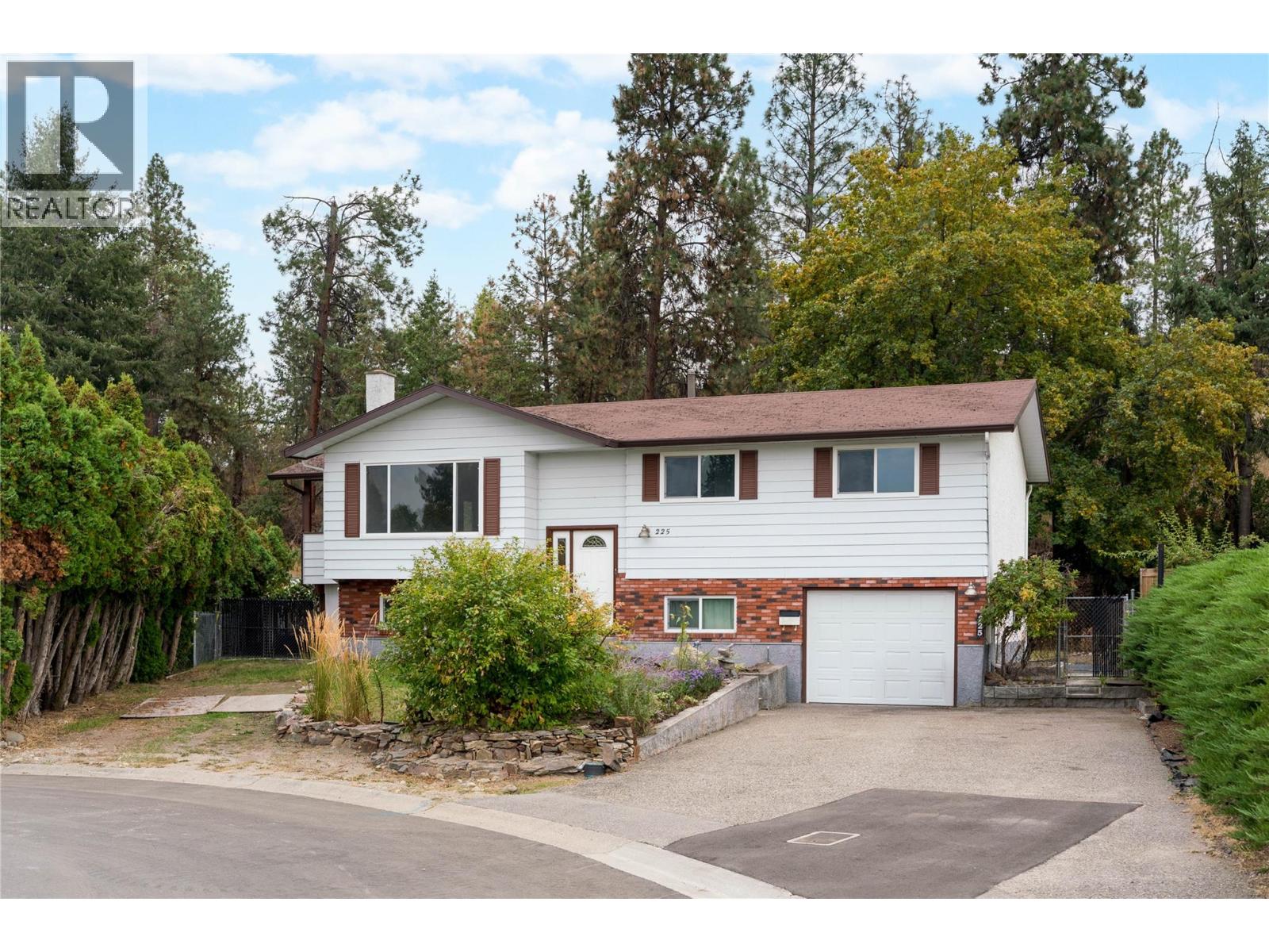 225 Jupiter Ct, Kelowna, BC V1X 5W5