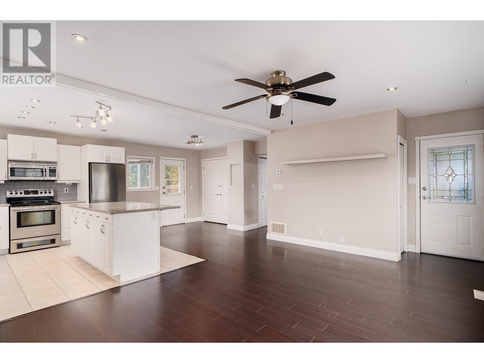 646 Alderson Ave, Coquitlam, BC V3K 1T5
