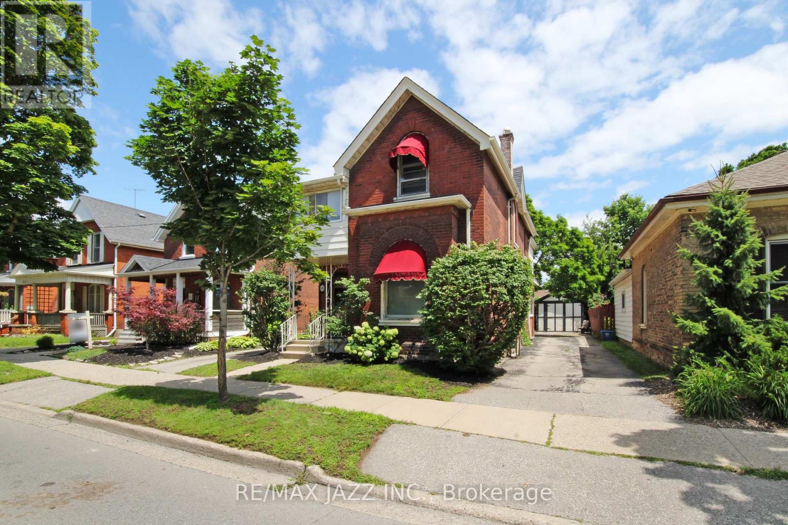 243 Brant Ave, Brantford, ON N3T 3J4