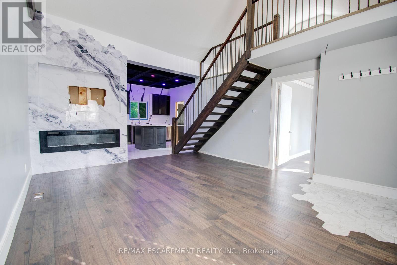 85 E 37th St, Hamilton, ON L8V 4B1