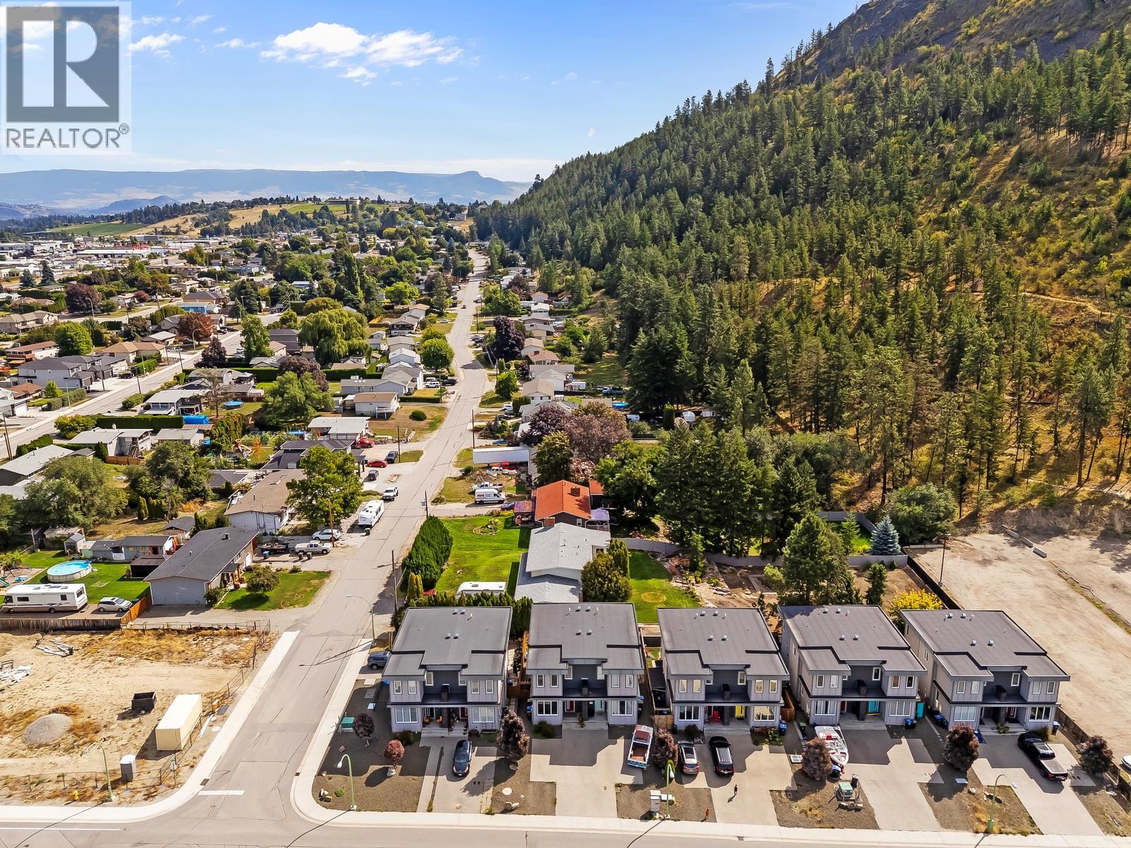 2733 Hewl Rd, West Kelowna, BC V1Z 4E7