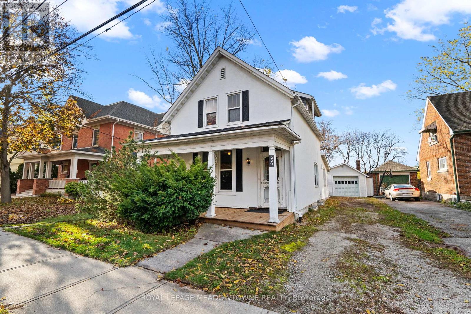 229 Queen St, Milton, ON L9T 1K3