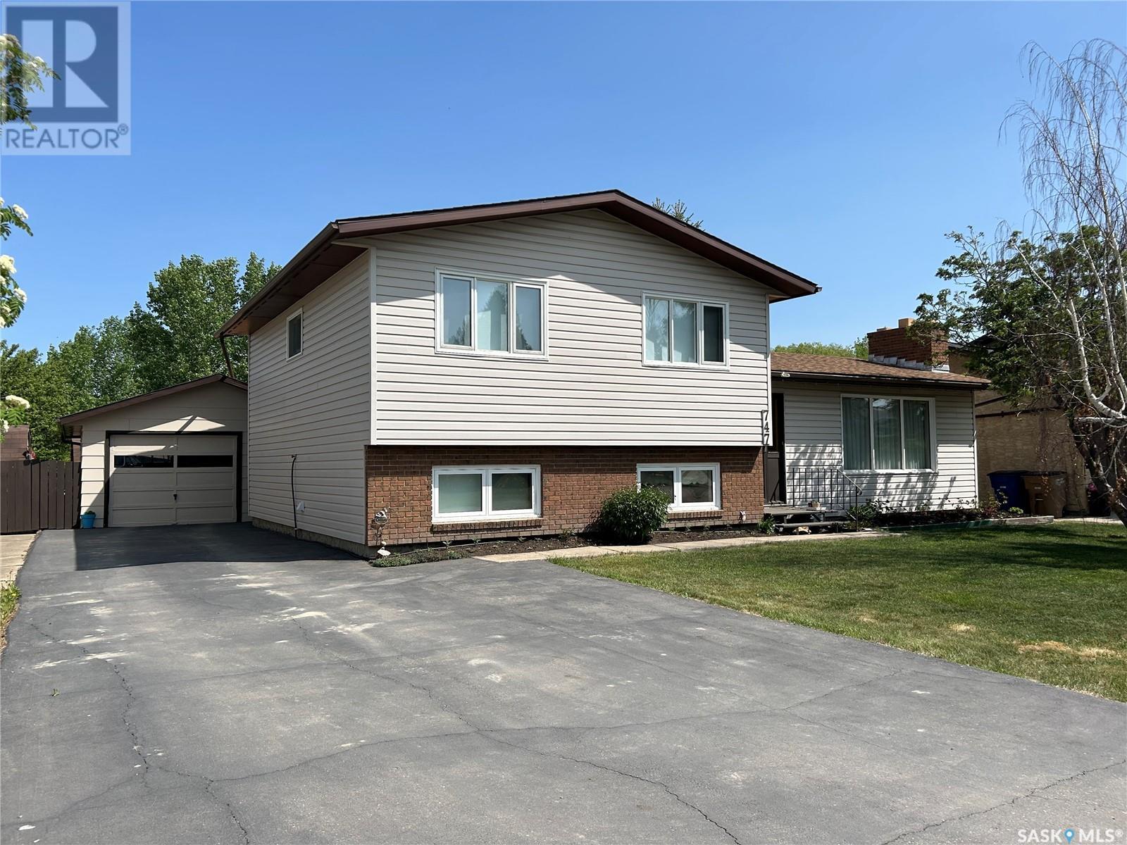 747 Golburn Cres, Tisdale, SK S0E 1T0