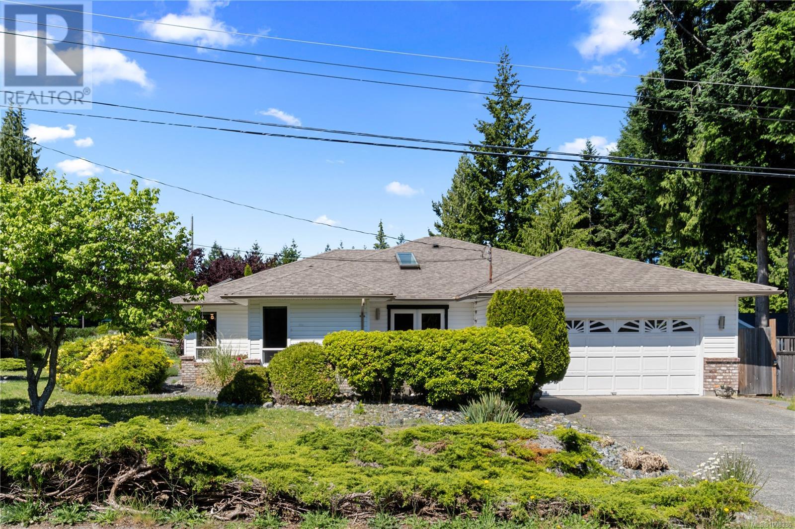 667 Tamarack Dr, Qualicum Beach, BC V9K 1A8