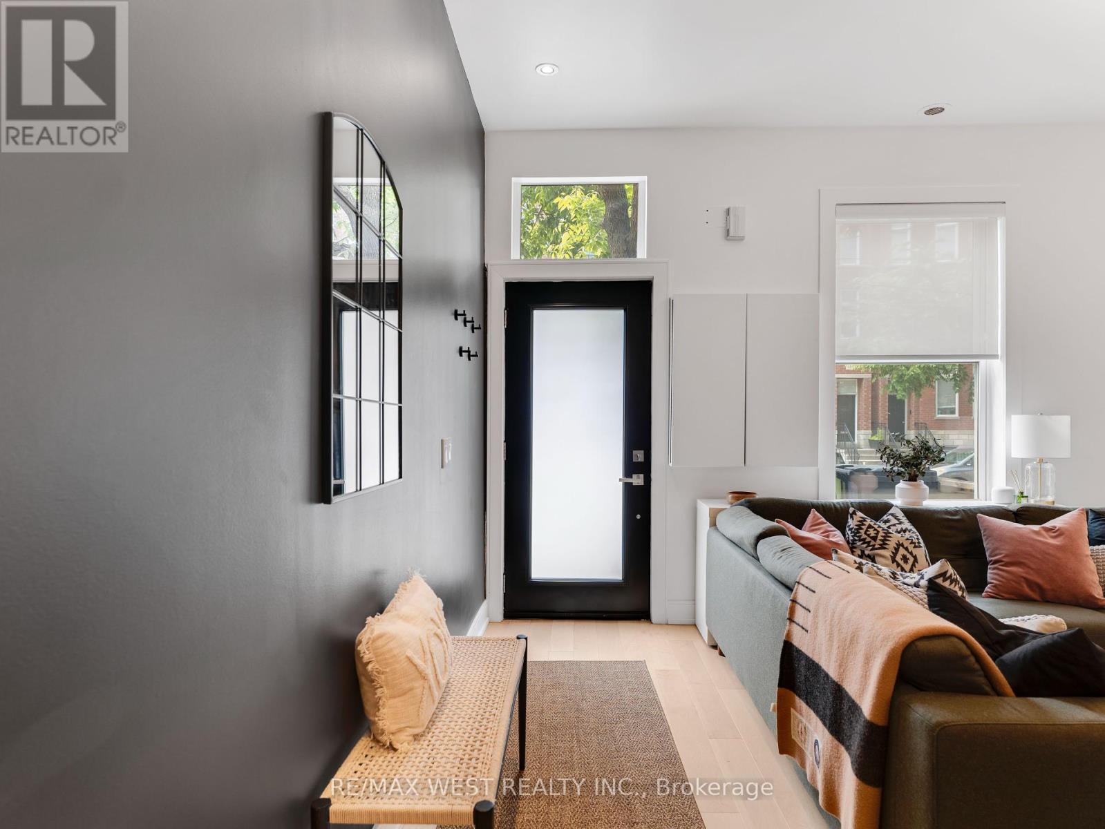 553 King St E, Toronto, ON M5A 1M5