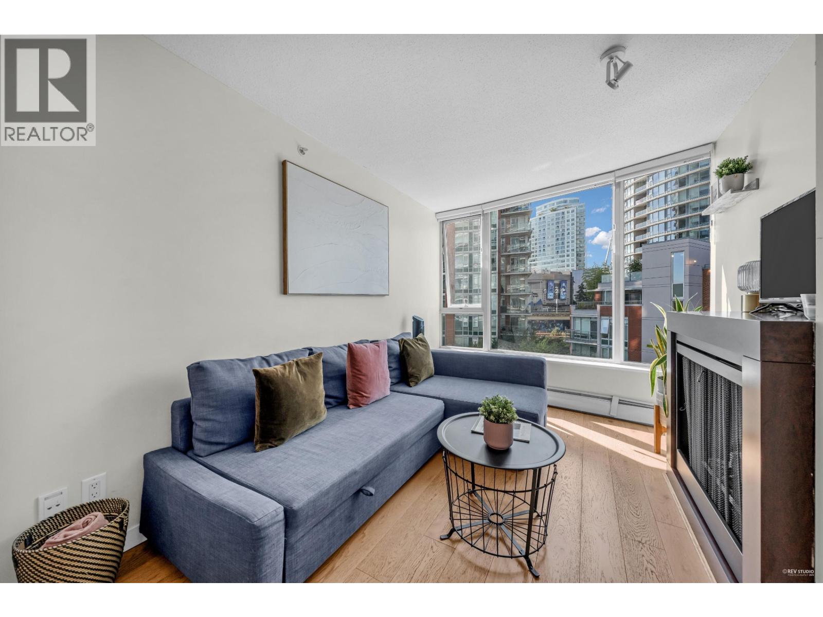 58 Keefer Place Unit 703, Vancouver, BC V6B 0B8