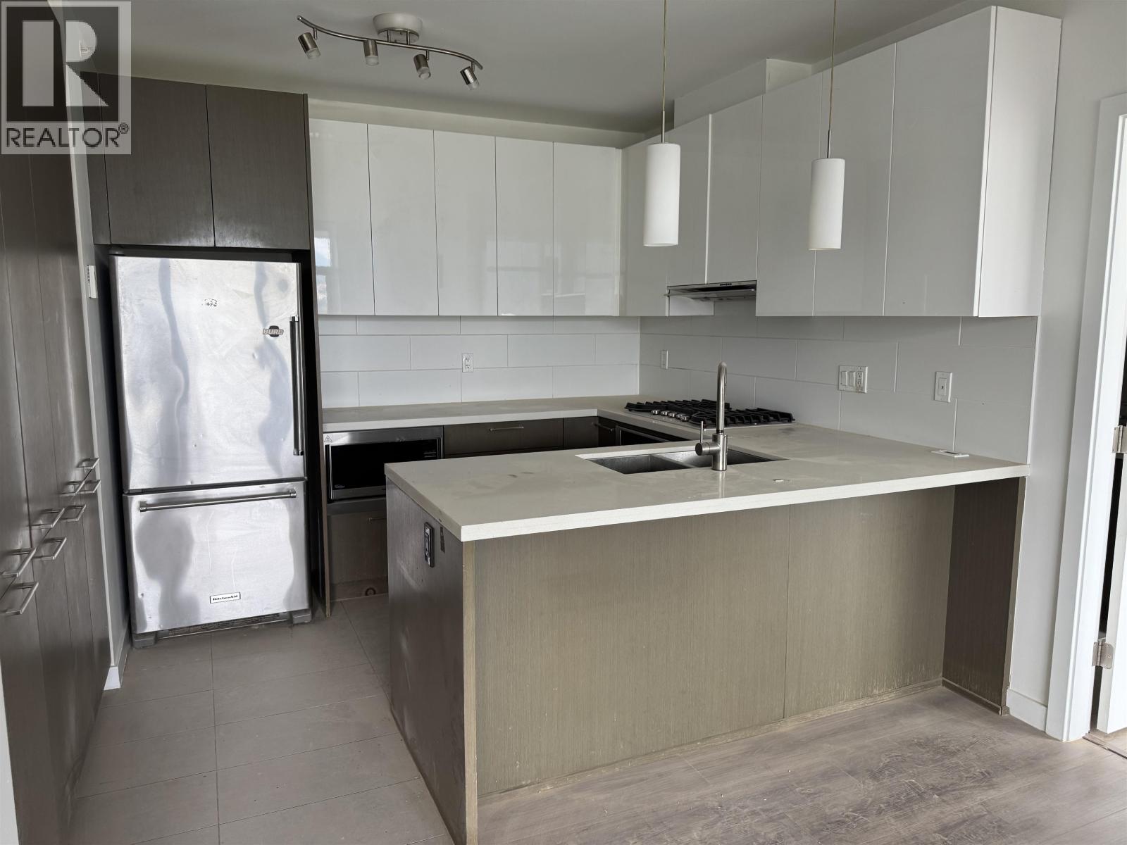3080 Lincoln Avenue Unit 3707, Coquitlam, BC V3B 0L9