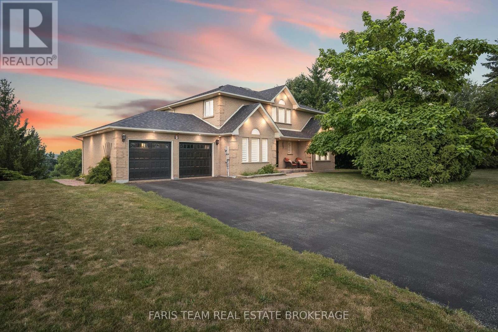 7 Golfview Blvd, Bradford West Gwillimbury, ON L3Z 2A6