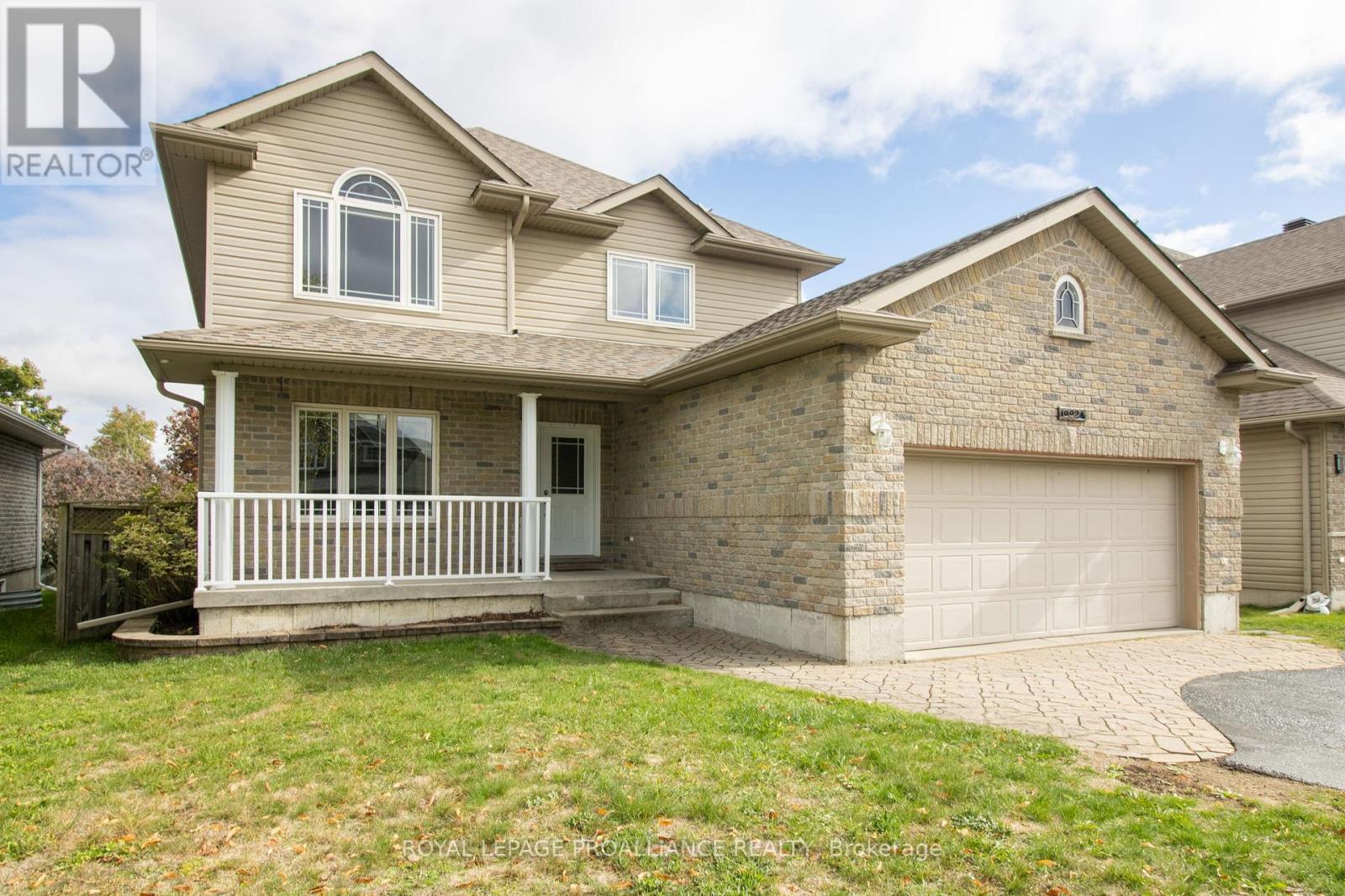 1009 Crestwood Dr, Brockville, ON K6V 7N1
