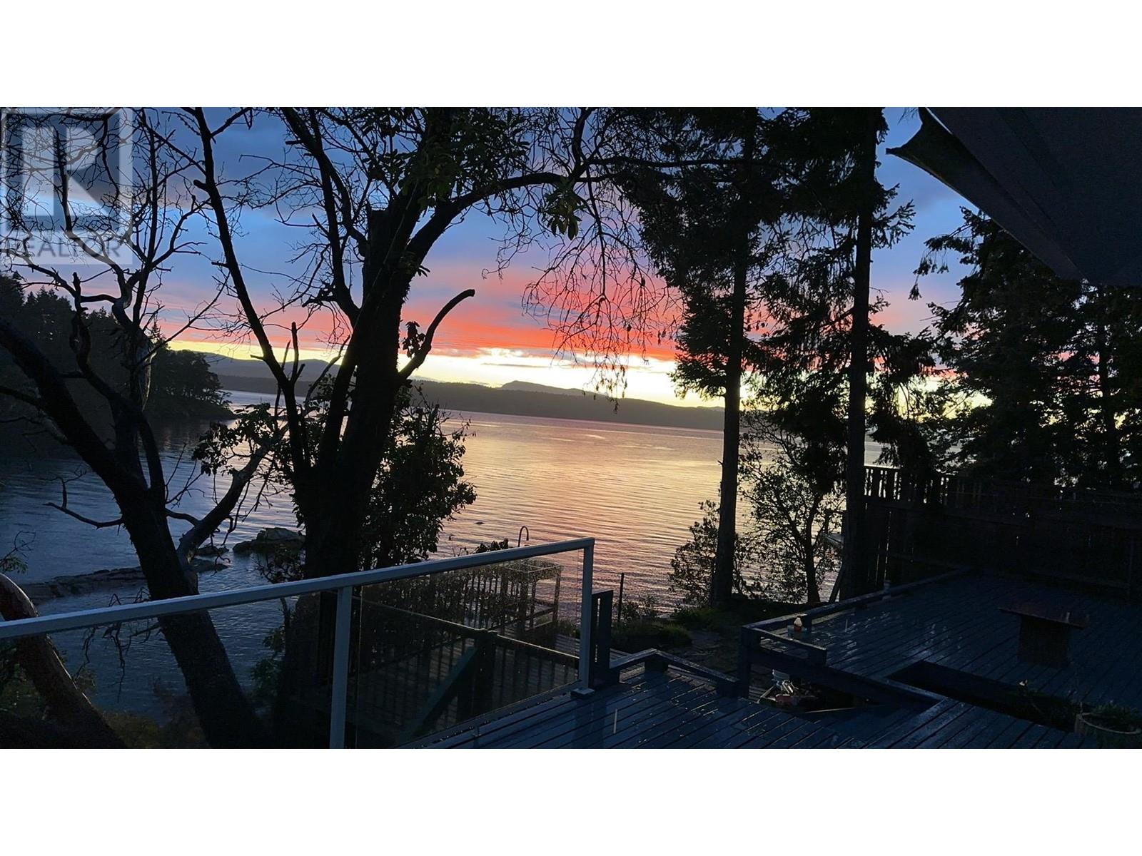 246 Leighton Ln, Mayne Island, BC V0N 2J2