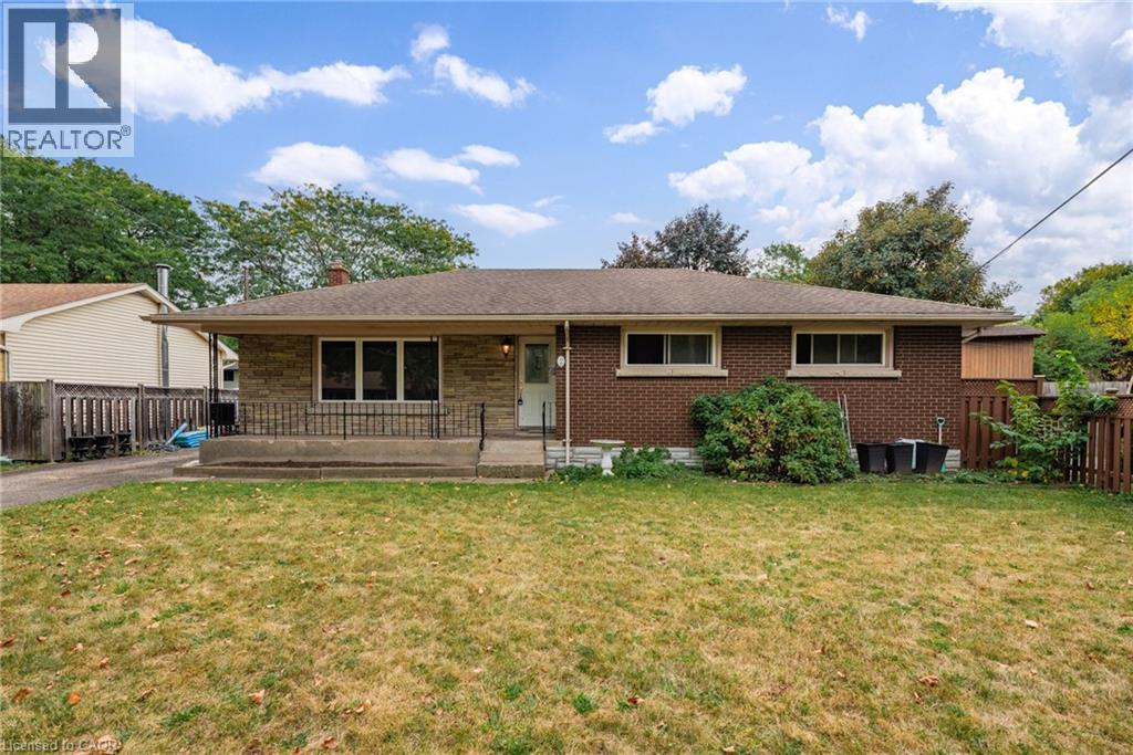 2 Harper St, St. Catharines, ON L2M 2X3