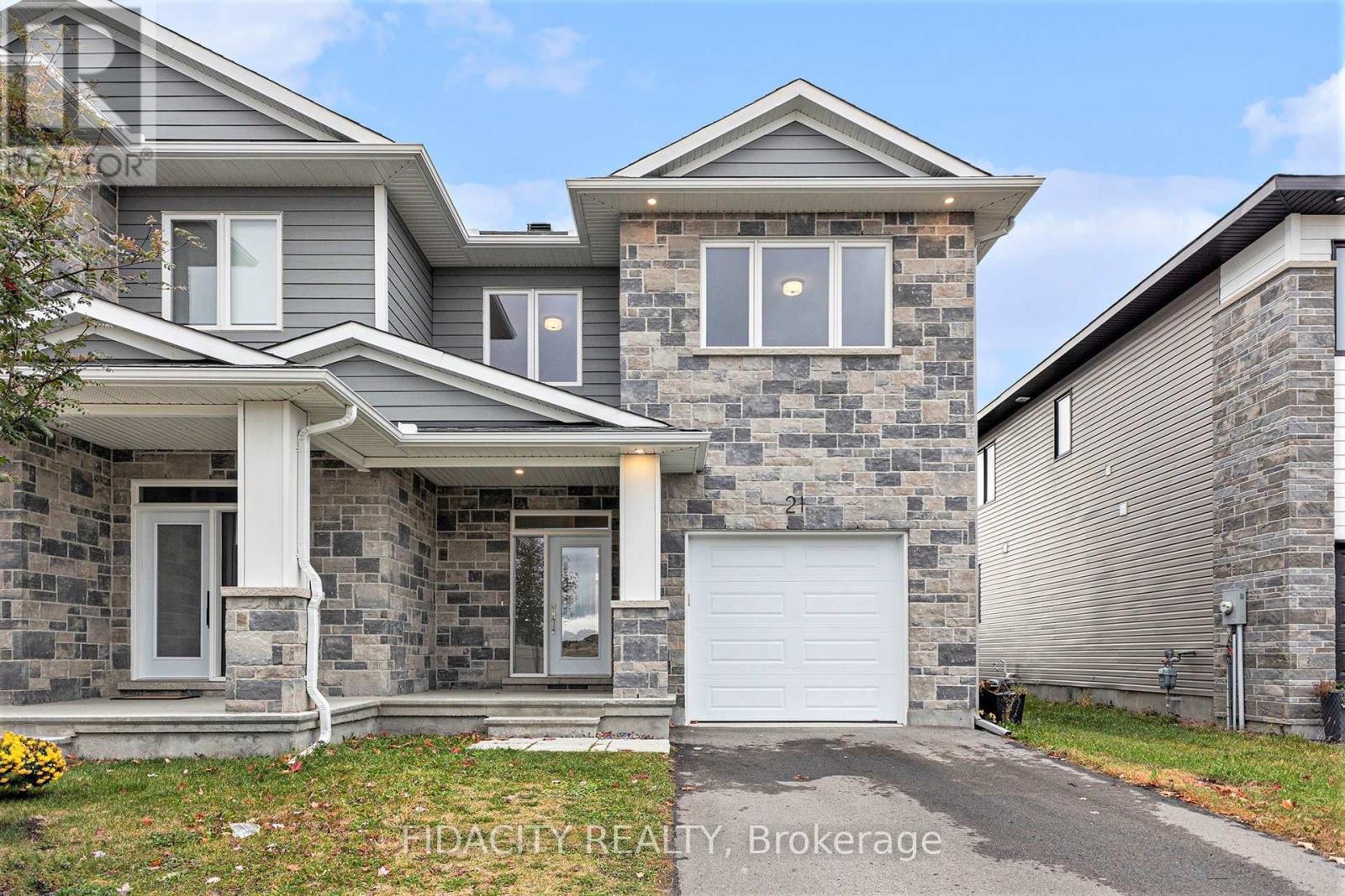 21 Mac Beattie Dr, Arnprior, ON K7S 0J3