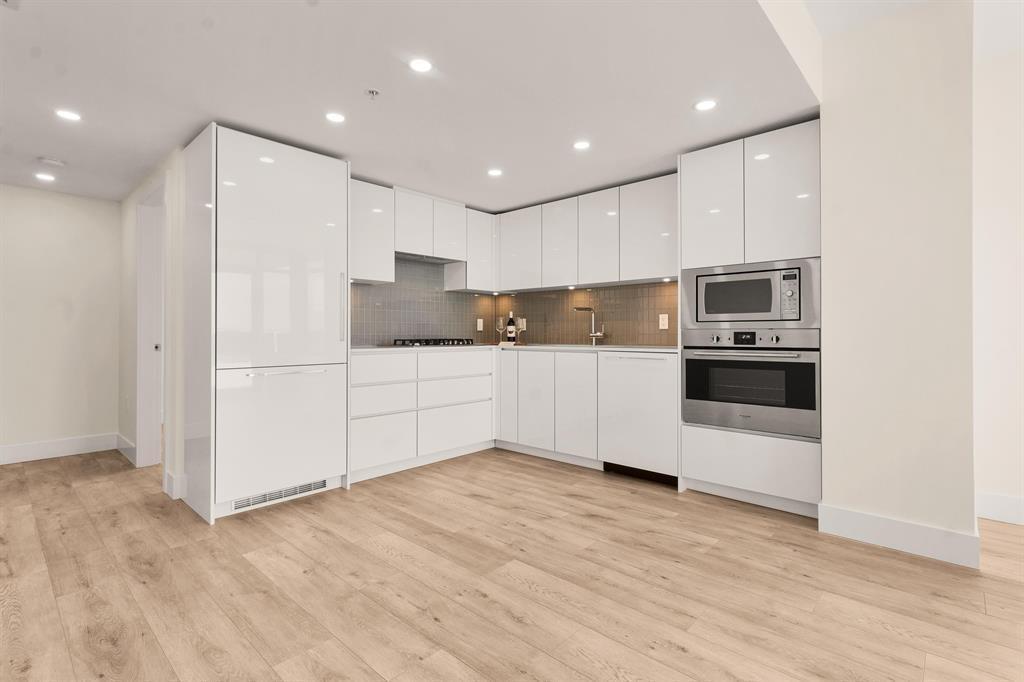 10428 Whalley Blvd Boulevard Unit 2502, Surrey, BC V3T 1W6