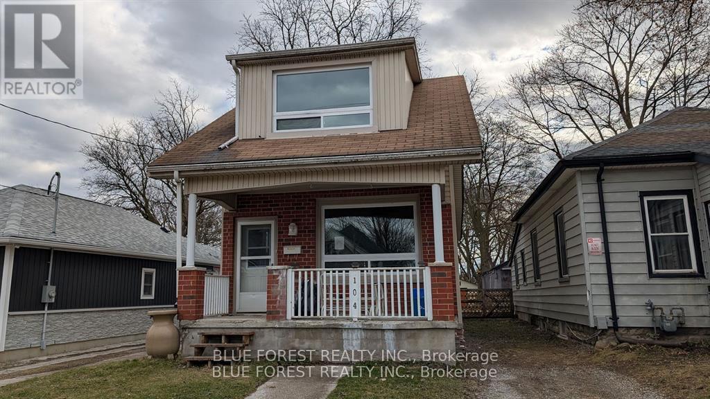 104 Oak St, London, ON N5Z 2H6