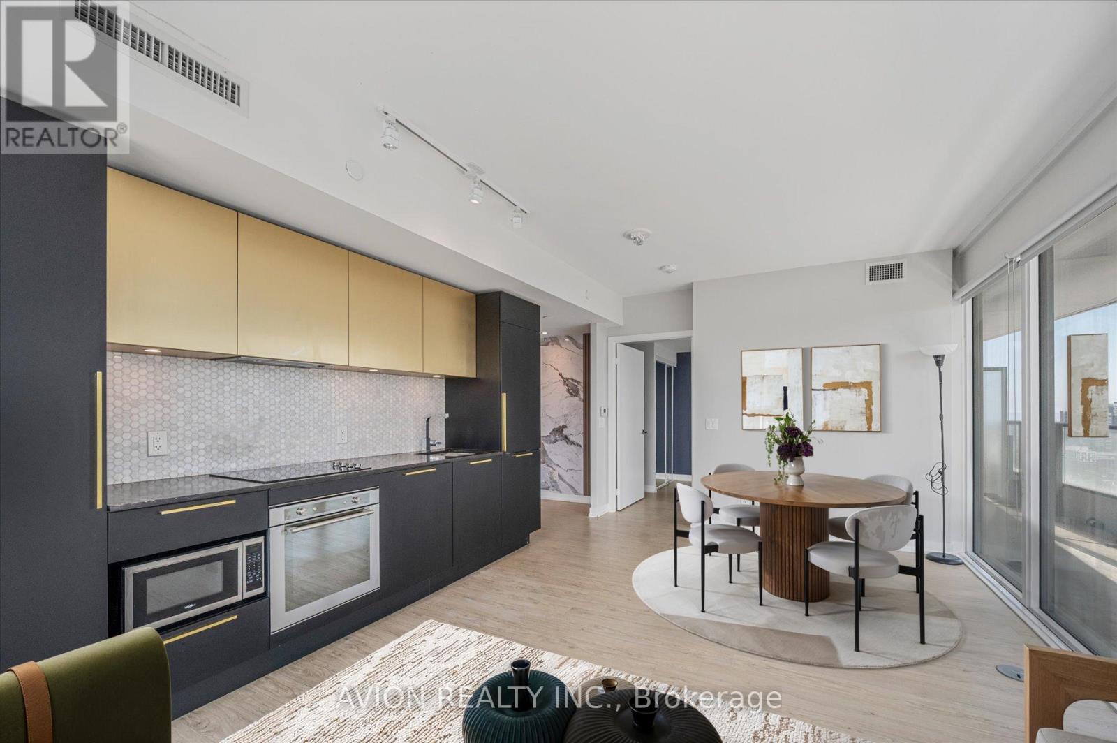 3603 85 Wood St, Toronto, ON M4Y 0E8