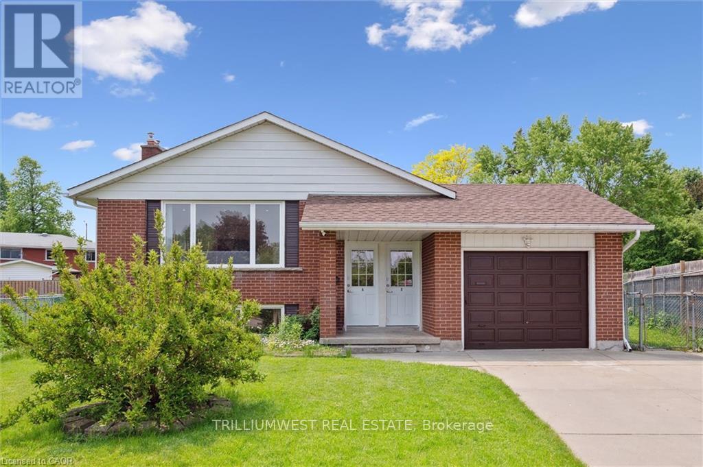 11 Van Horne Pl, Kitchener, ON N2P 1J8