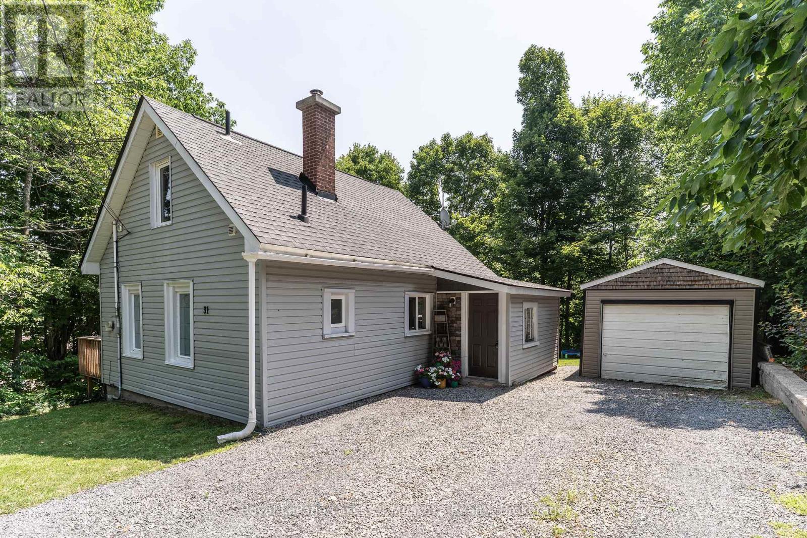 31 Florence St W, Huntsville, ON P1H 1V4