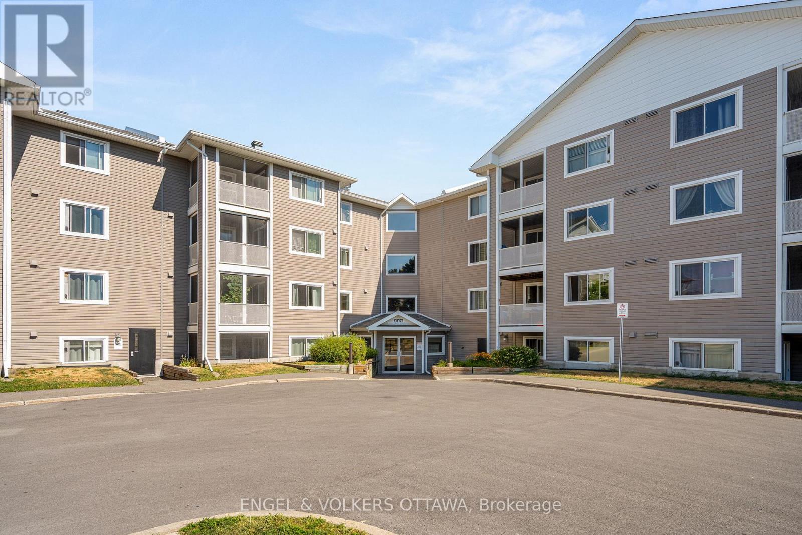 202 316 Lorry Greenberg Dr, Ottawa, ON K1T 2P4