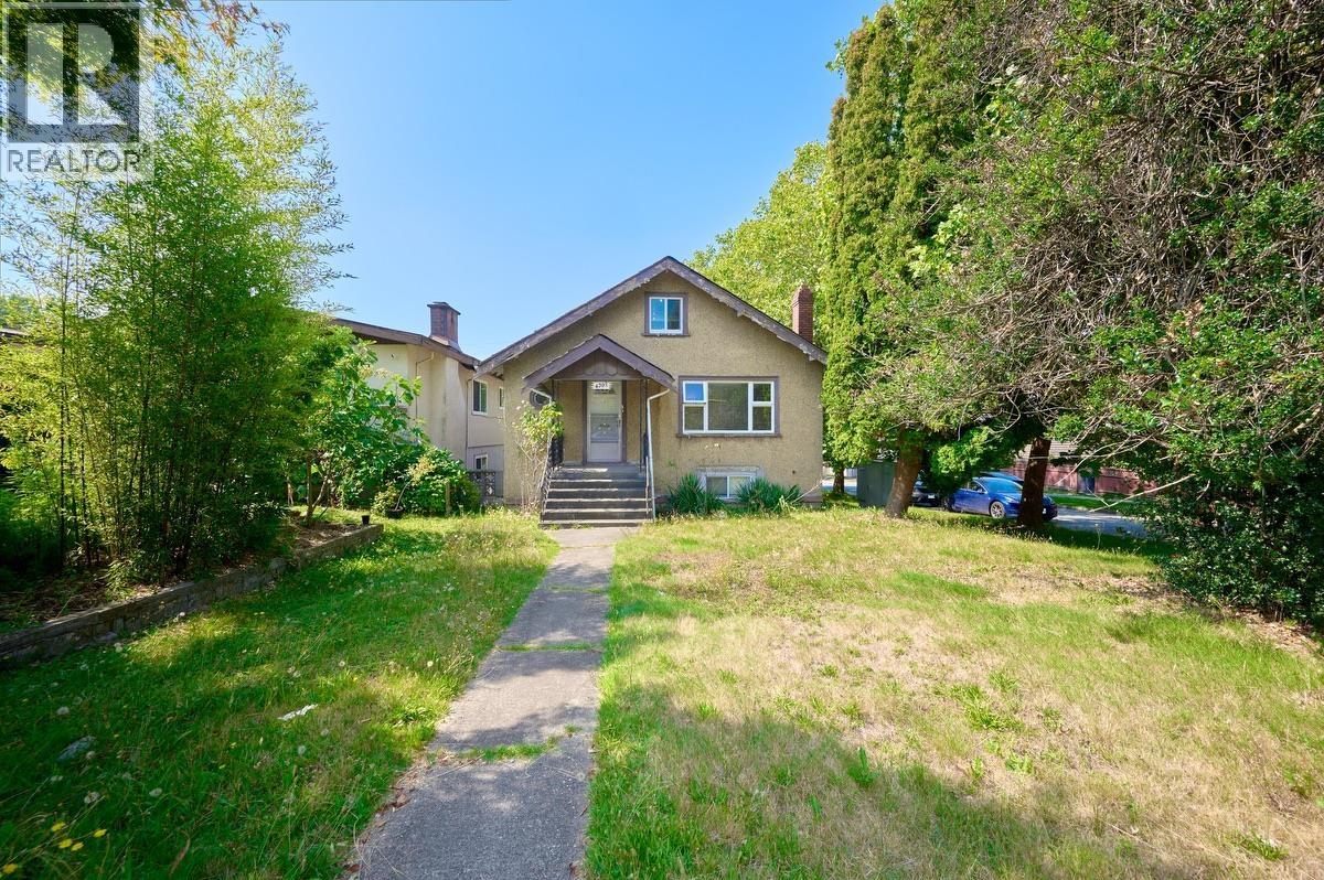 4307 Nanaimo St, Vancouver, BC V5N 5H9