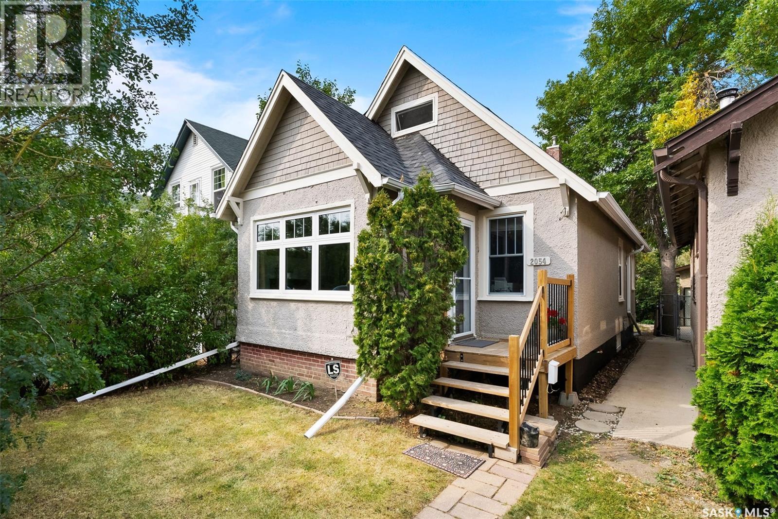 2054 Pasqua St, Regina, SK S4T 4L9