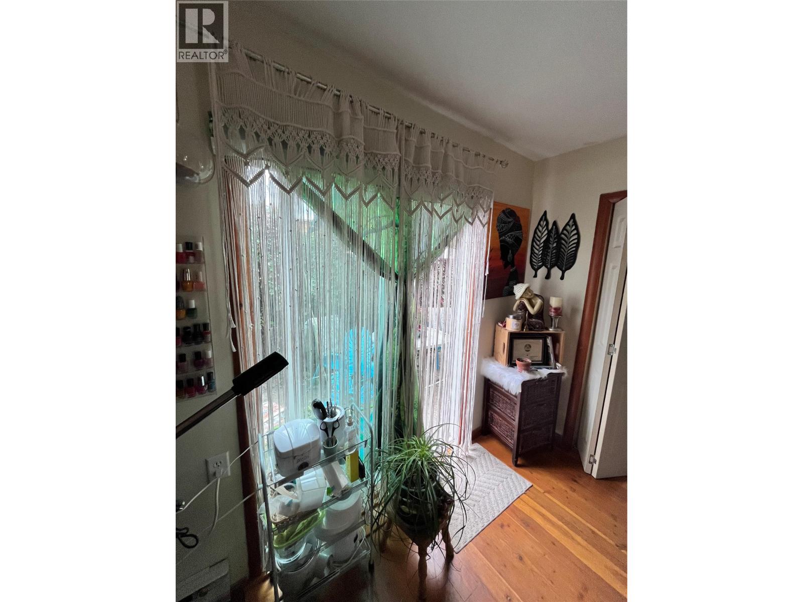 709 2 Street, Castlegar, BC V1N 1Y9