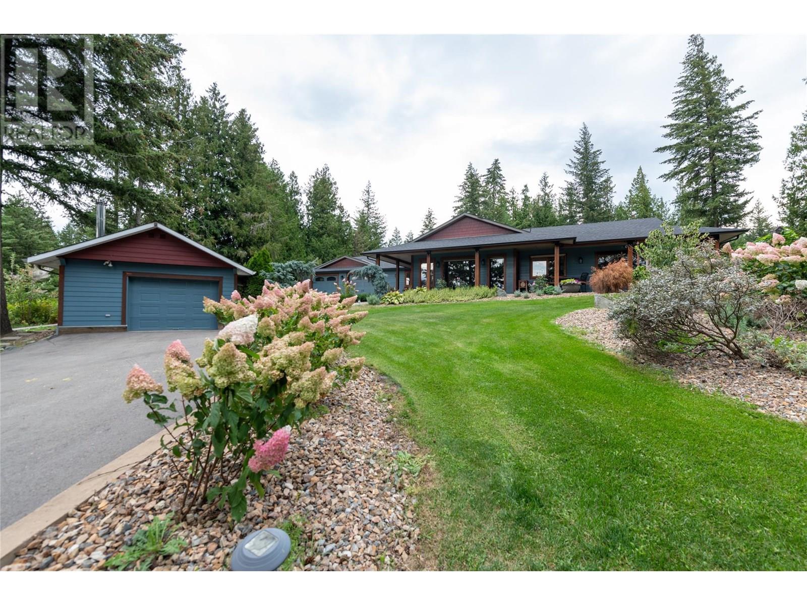 3045 Lindberg Rd, Sorrento, BC V0E 2W1