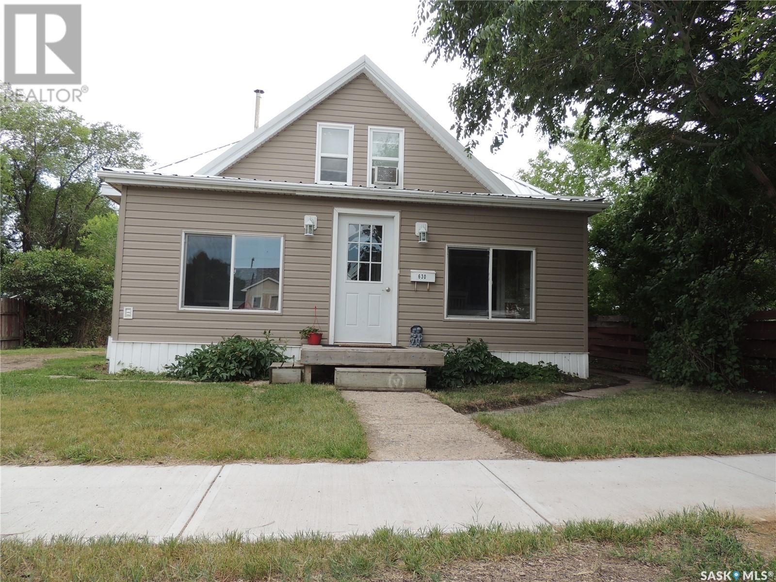 630 3rd Street, Estevan, SK S4A 0P6