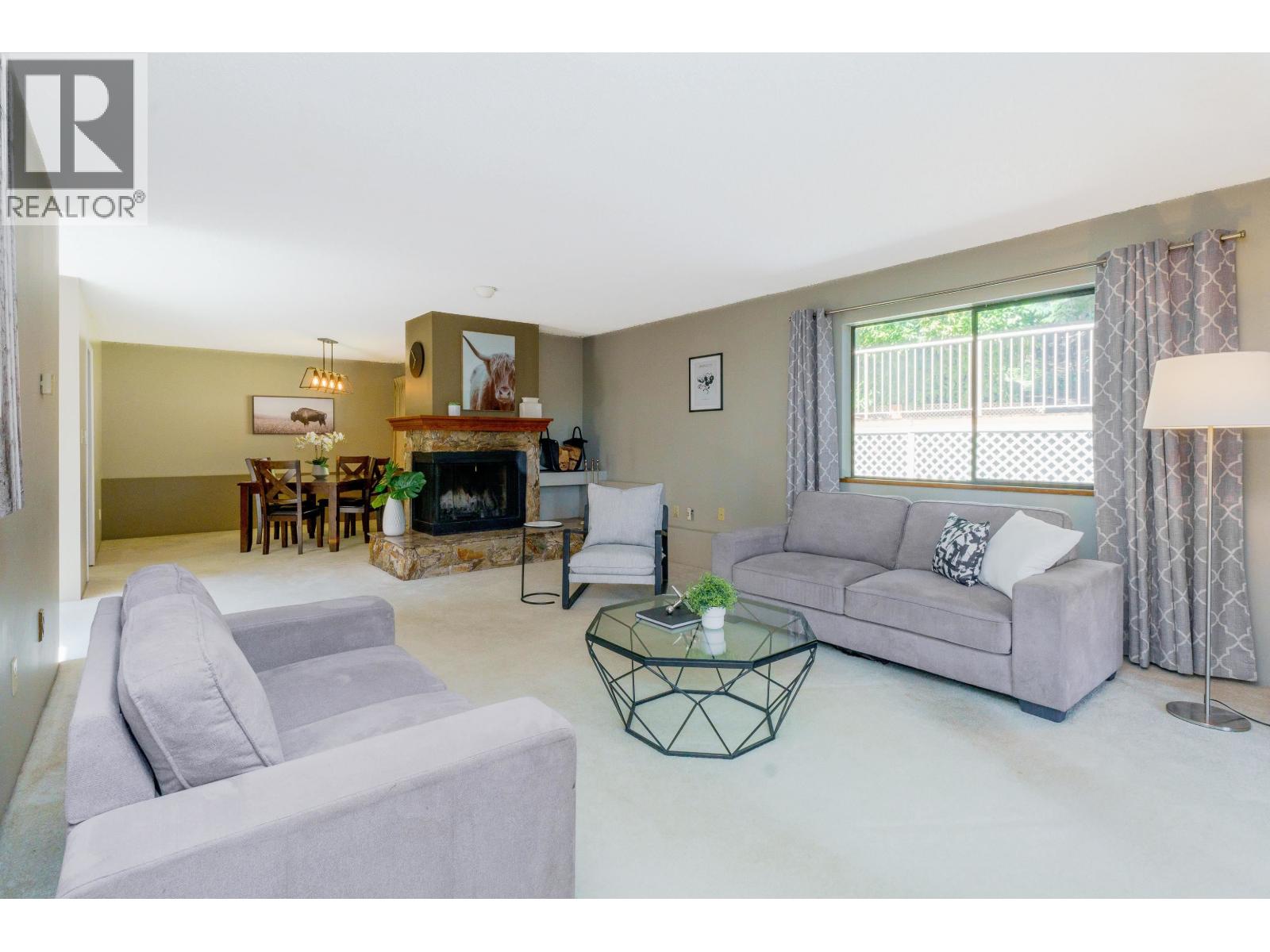 1261 Lansdowne Dr, Coquitlam, BC V3E 1S6