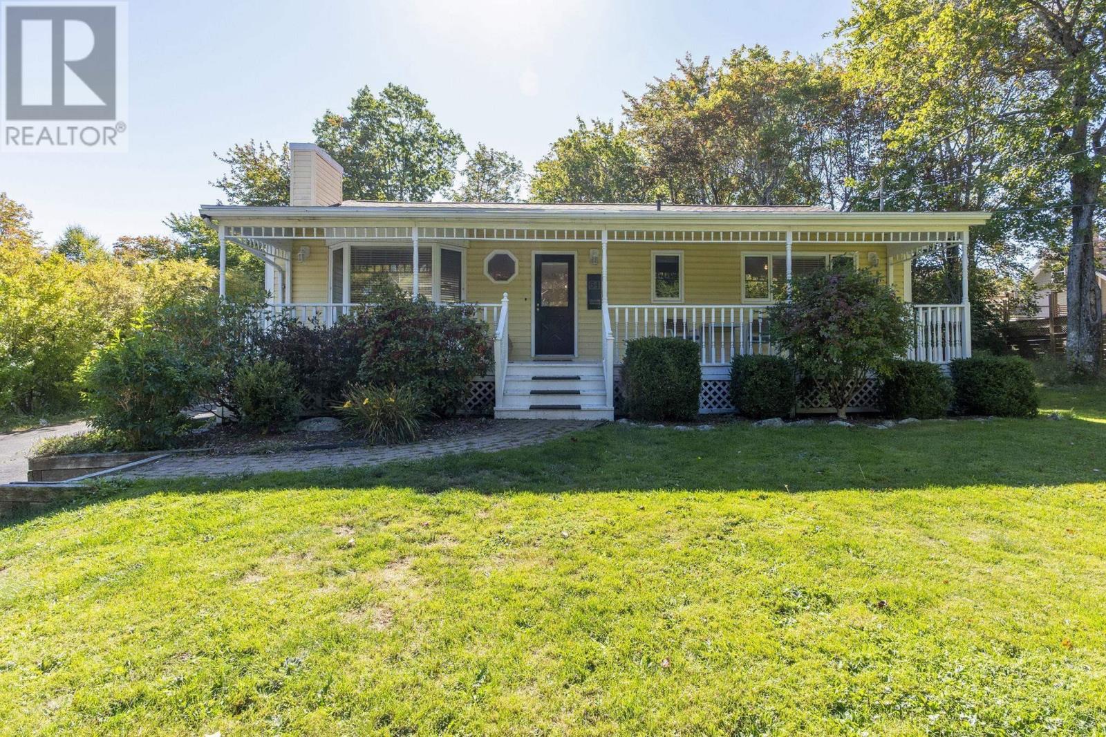 64 Richard St, Timberlea, NS B3T 1J6