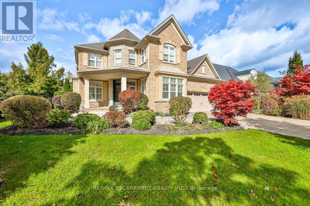 597 Hancock Way, Mississauga, ON L5H 4L6