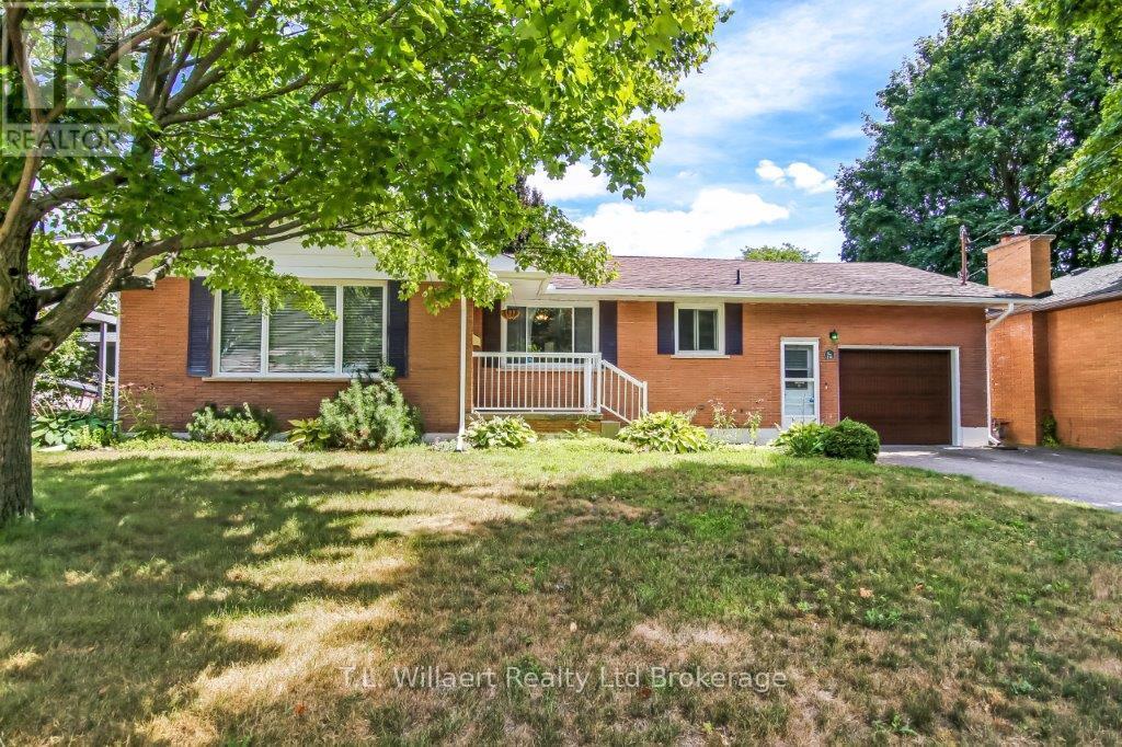 114 Queen St, Tillsonburg, ON N4G 3H3