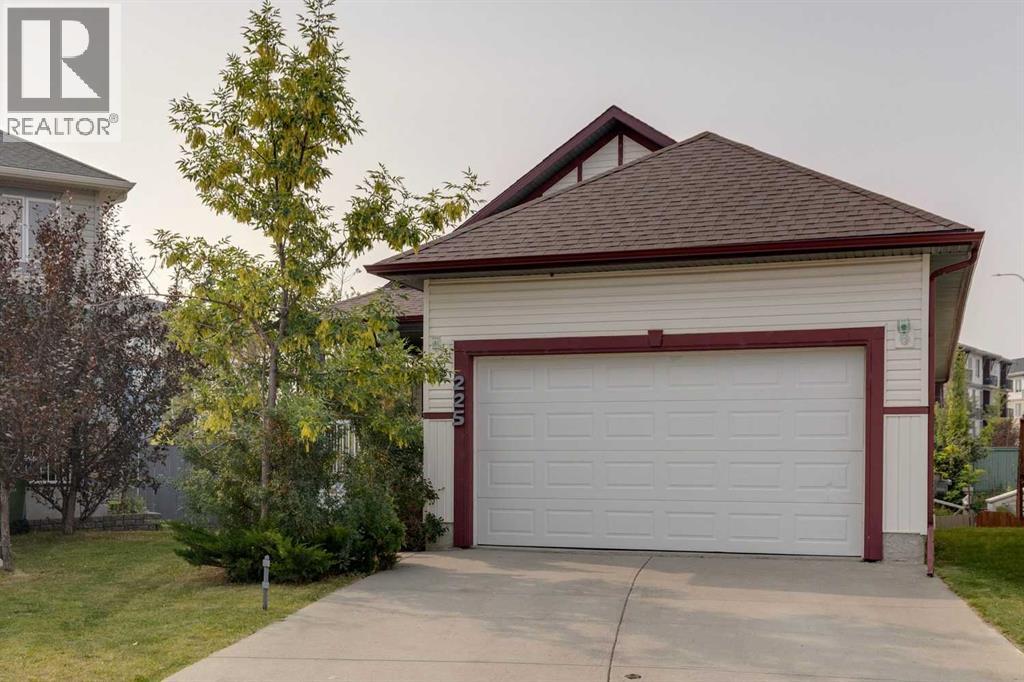 225 Bayside Pl SW, Airdrie, AB T4B 2X4