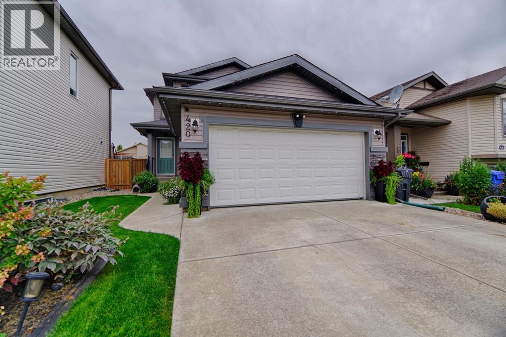 420 Silkstone Cres W, Lethbridge, AB T1J 2G3