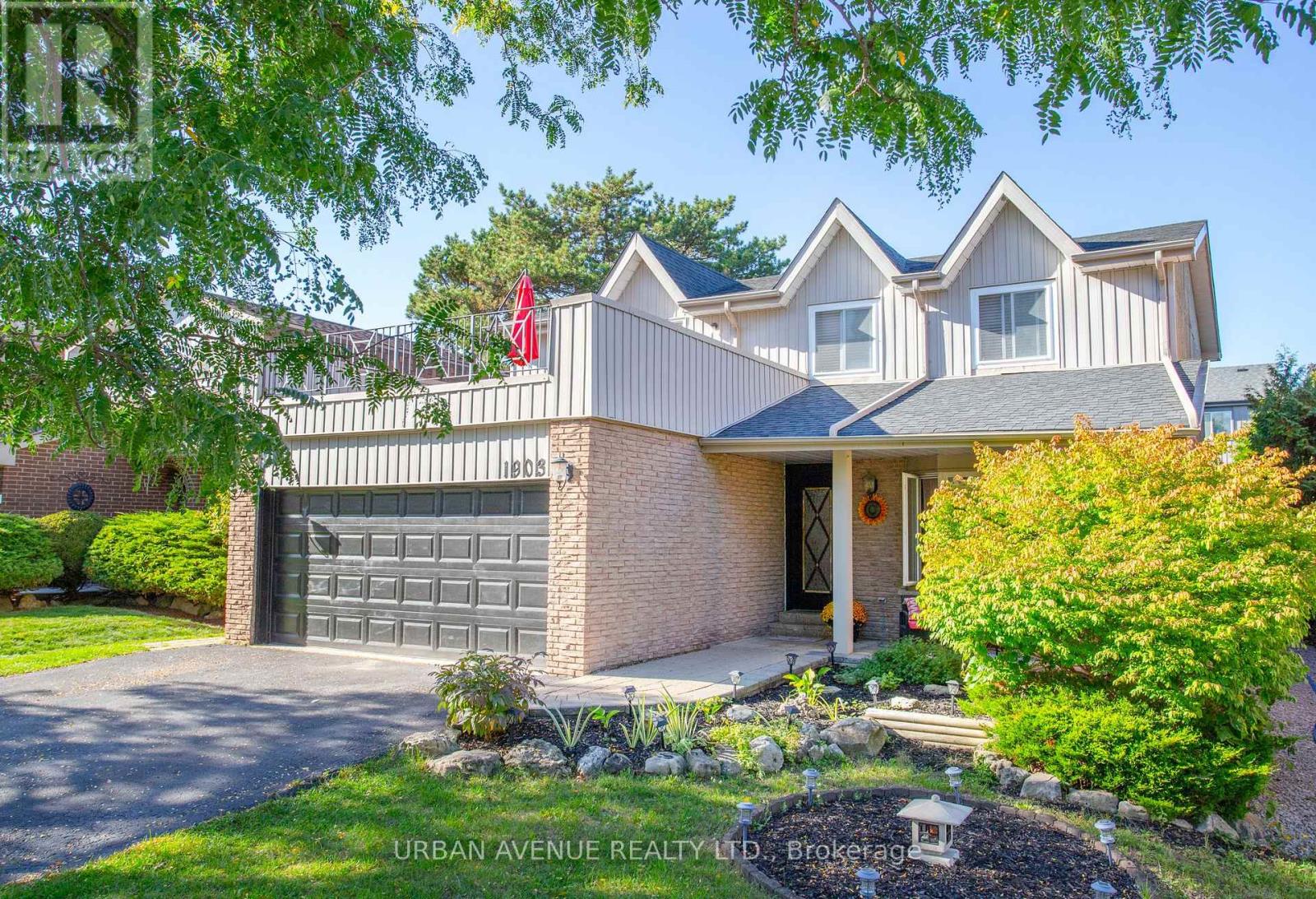 1903 New St, Pickering, ON L1V 3J8
