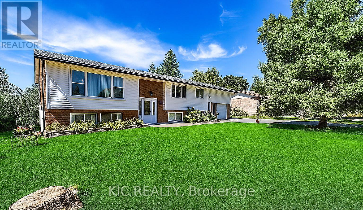 812 Frank Hill Rd, Kawartha Lakes, ON K9J 6X3