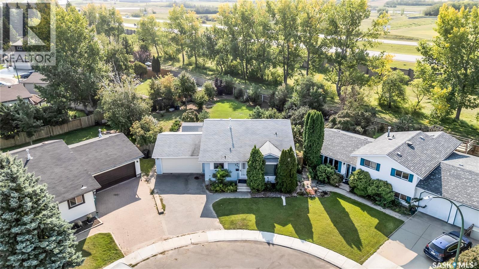 334 Wollaston Rise, Saskatoon, SK S7J 4M5