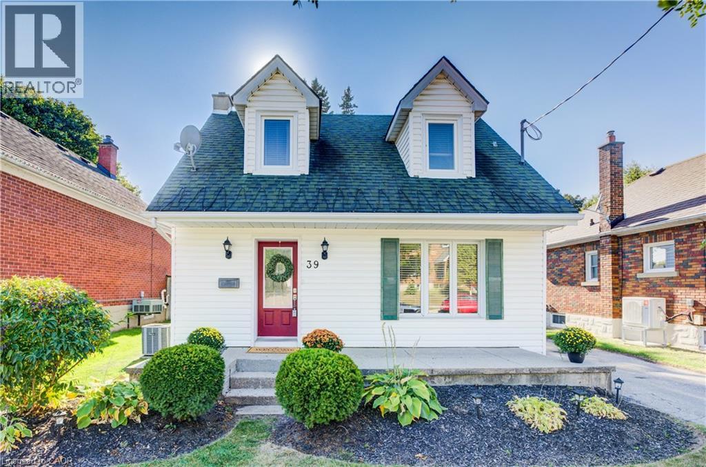 39 Dunham Ave, Kitchener, ON N2H 1Z9